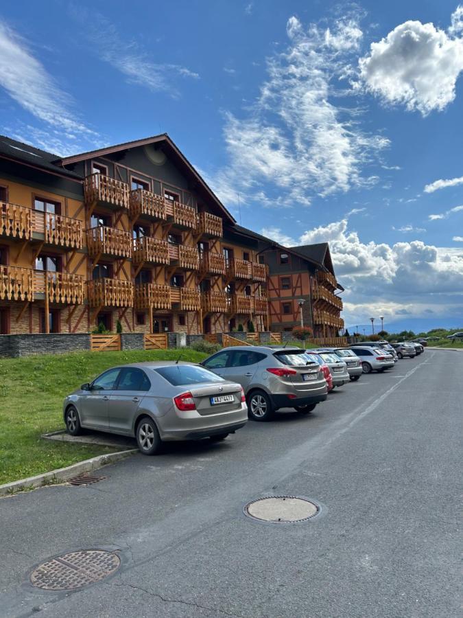 Apartliv Vel'ka Lomnica Eksteriør billede